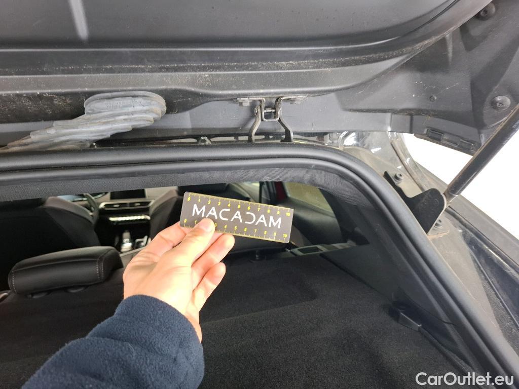  Peugeot  3008 PEUGEOT  / 2016 / 5P / SUV Puretech 180 S&S EAT8 GT LINE #66