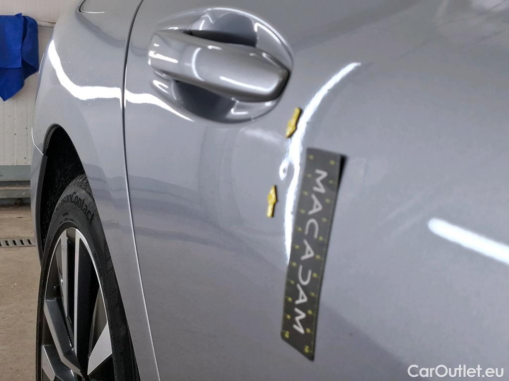  Peugeot  508 PEUGEOT  / 2018 / 5P / Berline HYBRID 225 E-EAT8 GT #29