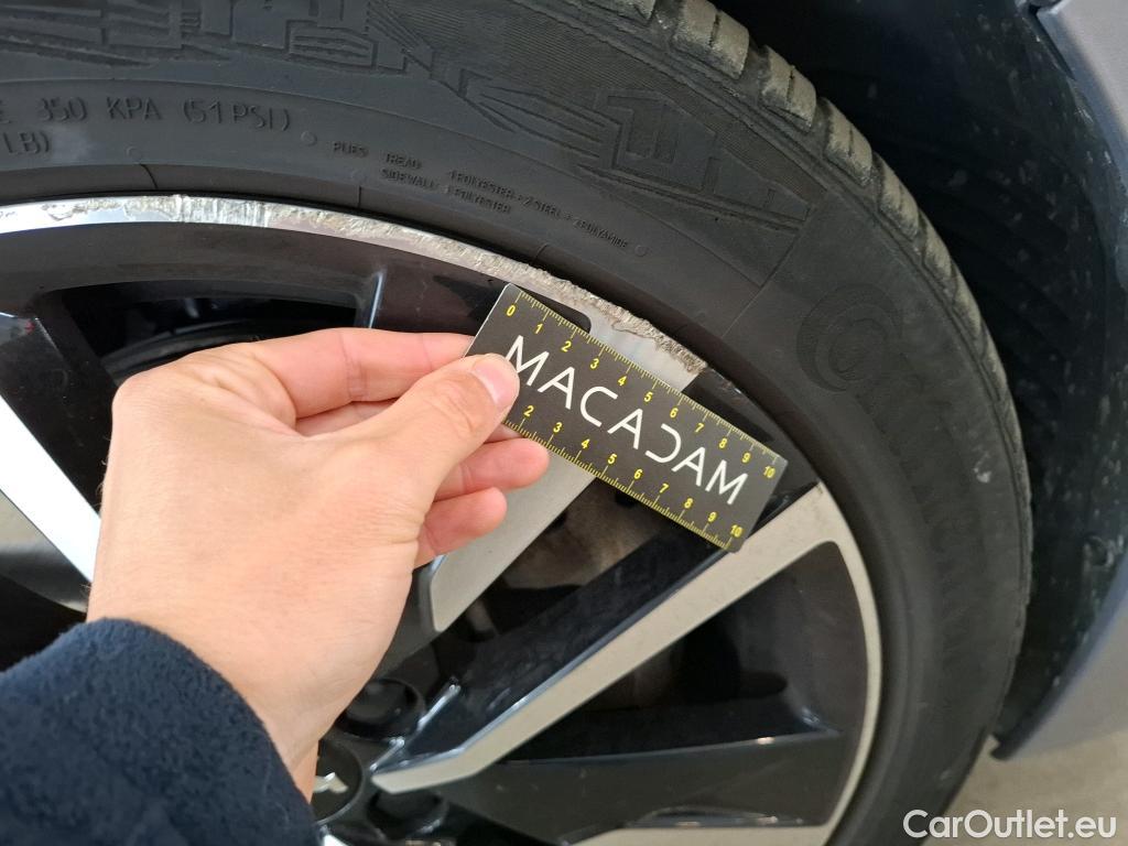  Peugeot  508 PEUGEOT  / 2018 / 5P / Berline HYBRID 225 E-EAT8 GT #25