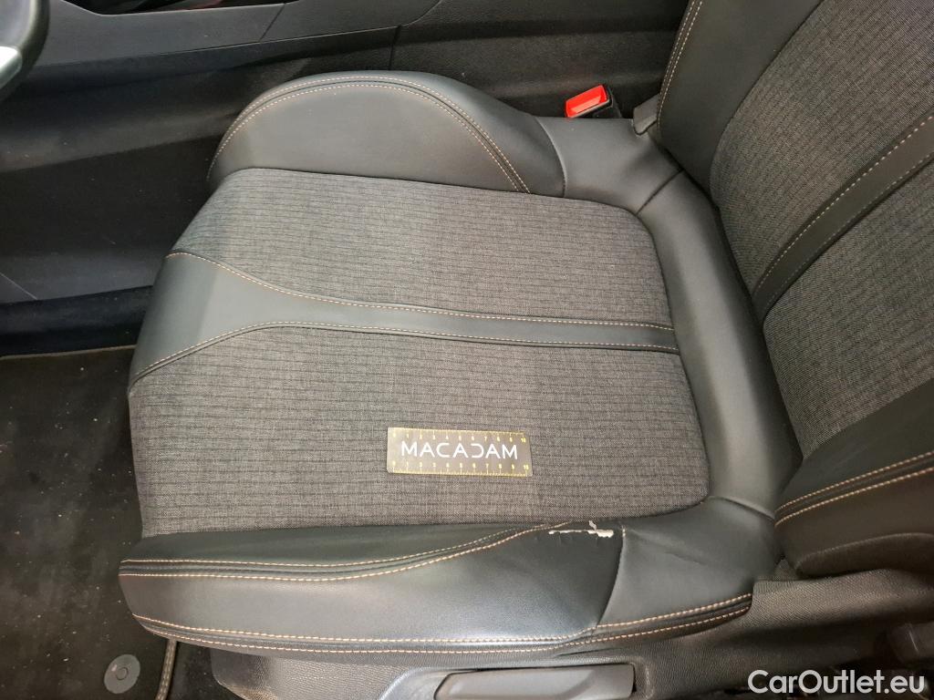  Peugeot  3008 PEUGEOT  / 2016 / 5P / SUV Puretech 180 S&S EAT8 GT LINE #23