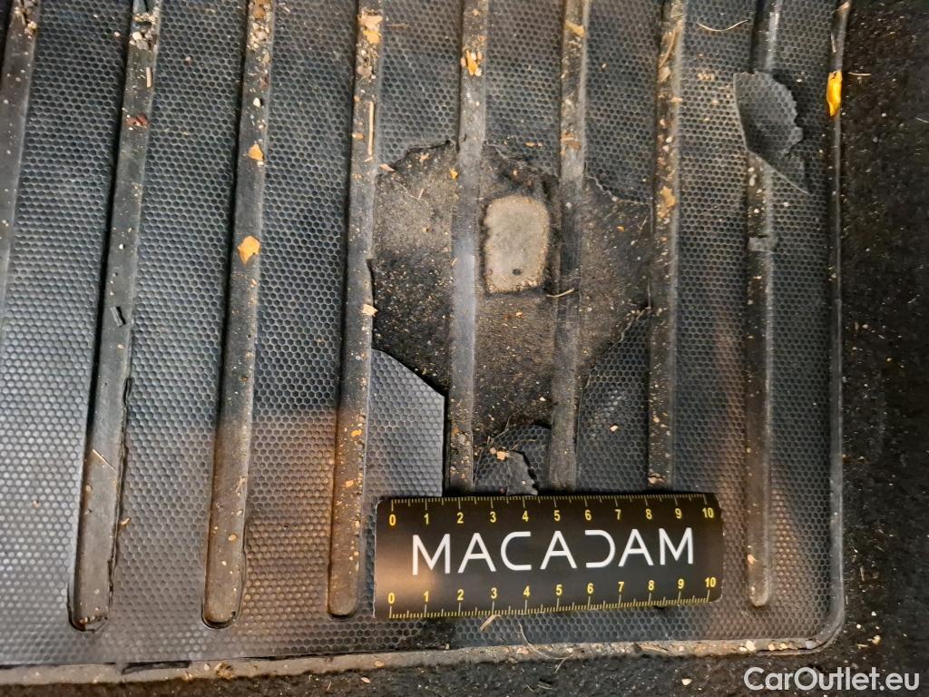  Peugeot  2008  Active Pack 1.2 PureTech 130CV BVA8 E6d #2