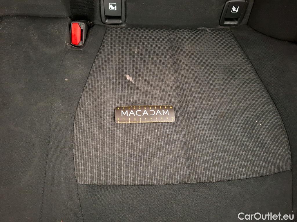  Bmw  Serie 1 BMW Série 1 / 2019 / 5P / Berline 116i Business Design #17