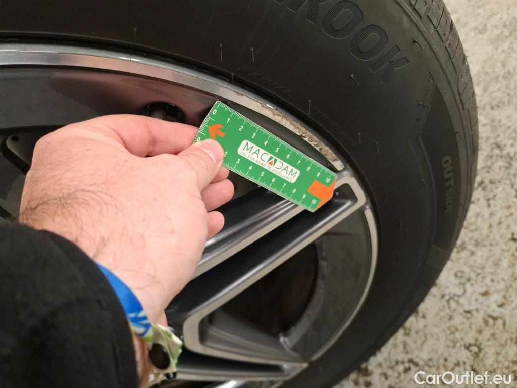  Mercedes  G-Klasee MERCEDES-BENZ GLC / 2019 / 5P / SUV 2.0 GLC 300 E AMG LINE 4MATIC #3