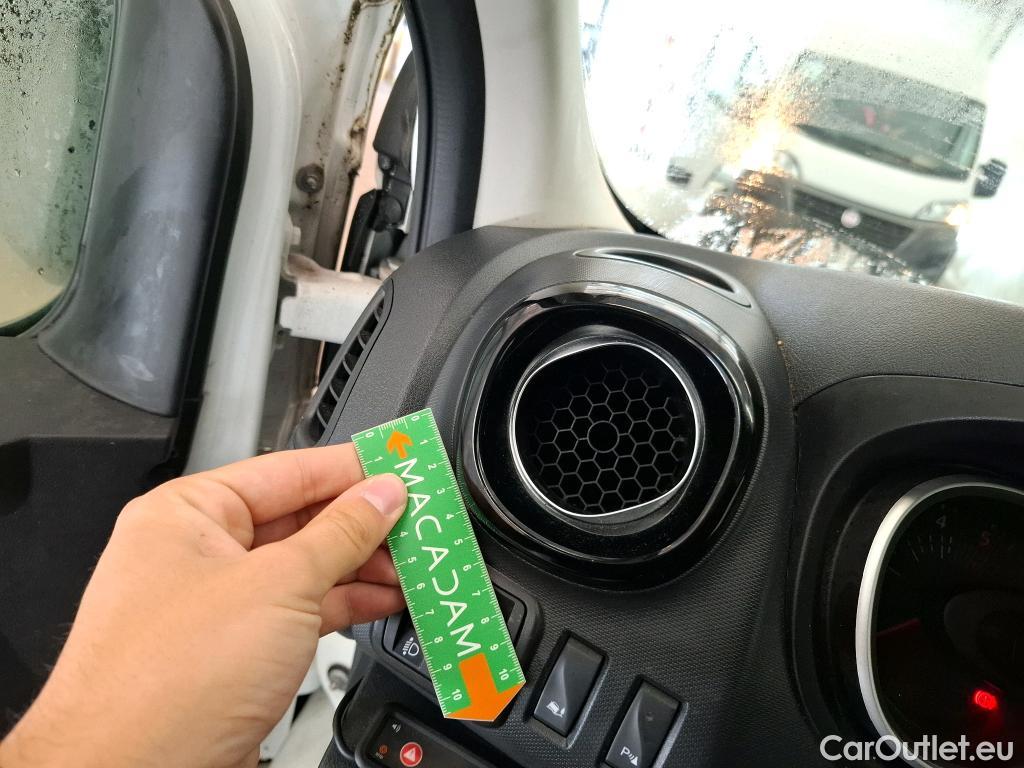  Renault  Trafic RENAULT  / 2019 / 4P / Fourgon tole FG GCF L1H1 1000 dCi 120 #61