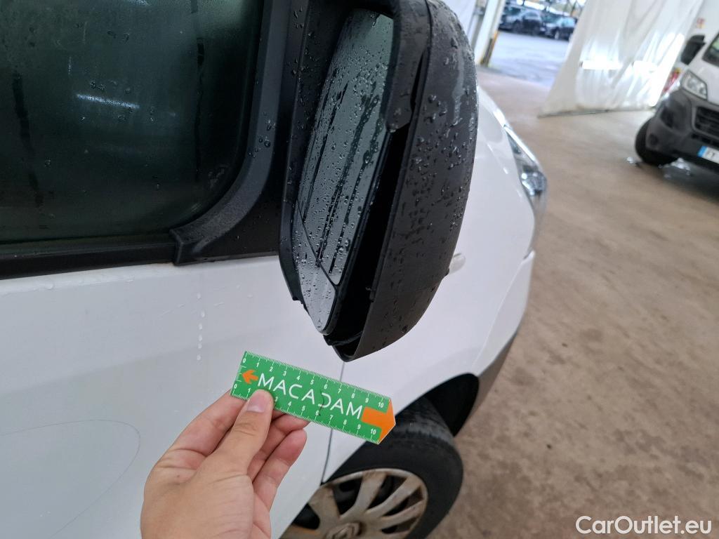  Renault  Trafic RENAULT  / 2019 / 4P / Fourgon tole FG GCF L1H1 1000 dCi 120 #36