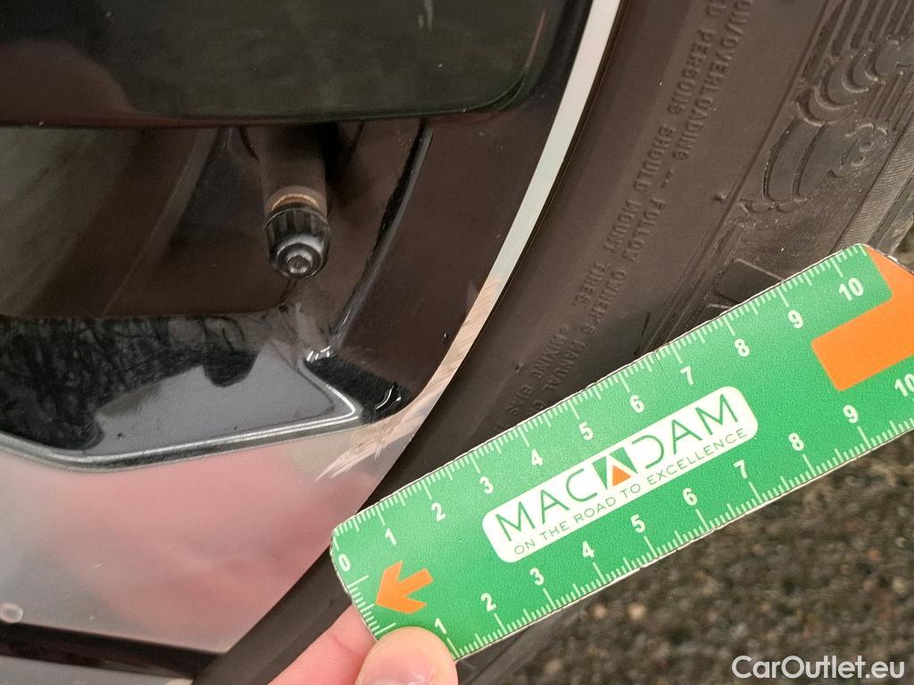  Volvo  XC 40 VOLVO XC40 / 2022 / 5P / SUV Recharge T5 262 DCT7 Ultimate #4