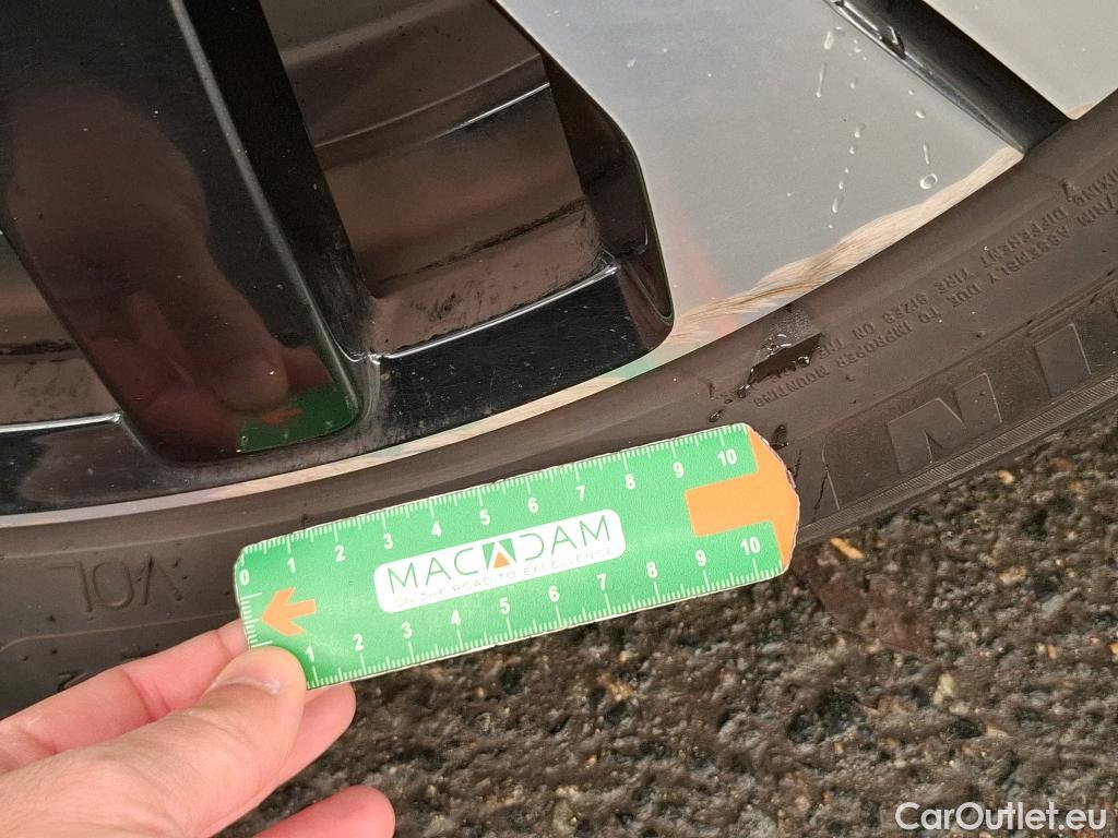  Volvo  XC 40 VOLVO XC40 / 2022 / 5P / SUV Recharge T5 262 DCT7 Ultimate #3