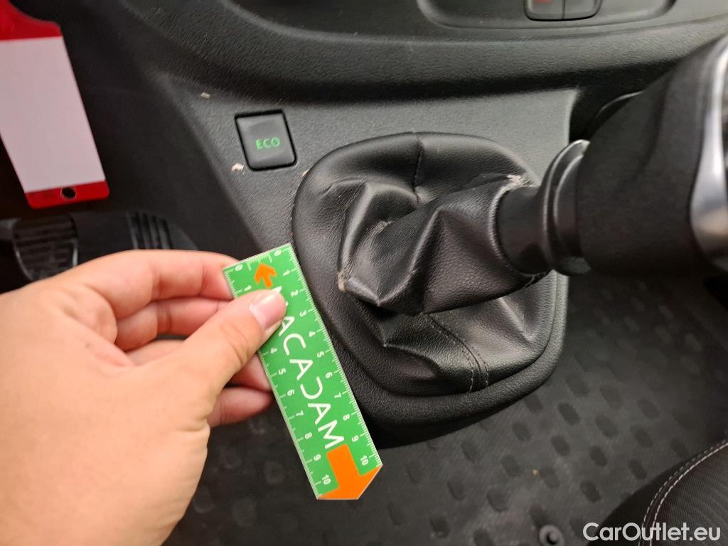  Renault  Trafic RENAULT  / 2019 / 4P / Fourgon tole FG GCF L1H1 1000 dCi 120 #49