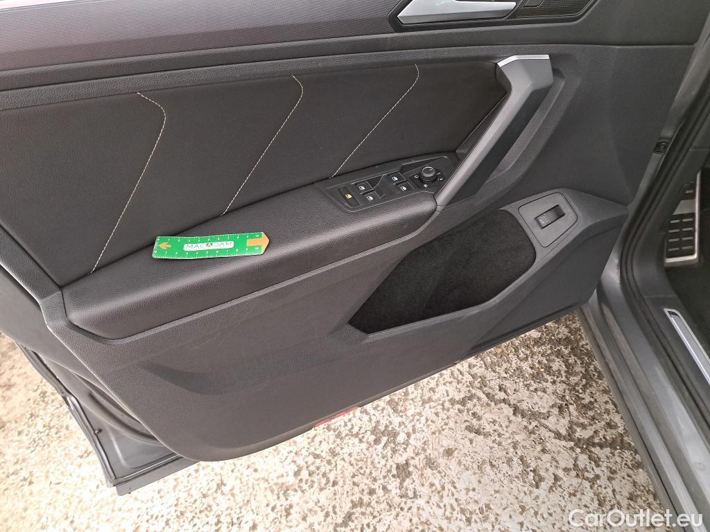  Volkswagen  Tiguan  Black R-Line Start-Stopp 2.0 TDI 150CV BVA7 E6dT / CALCULATEUR AUTO-RADIO HS #1