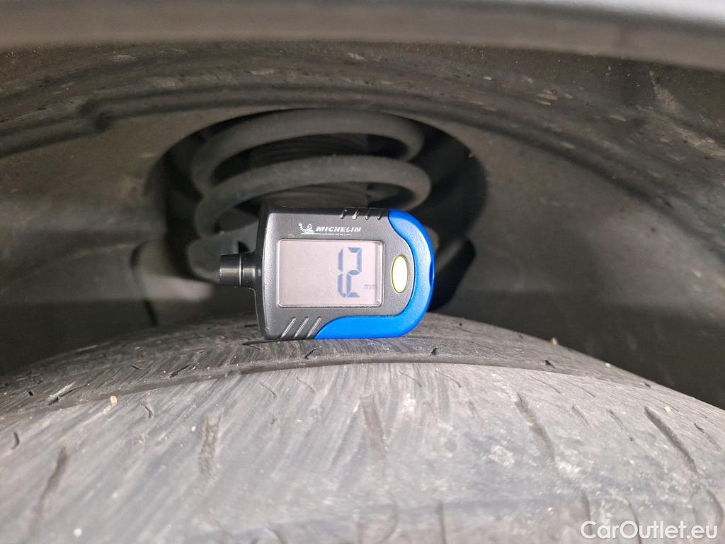  Volvo  XC 40 XC40 R Design Recharge Plug-In Hybrid 2WD 1.5 T5 260CV BVA7 E6d #2