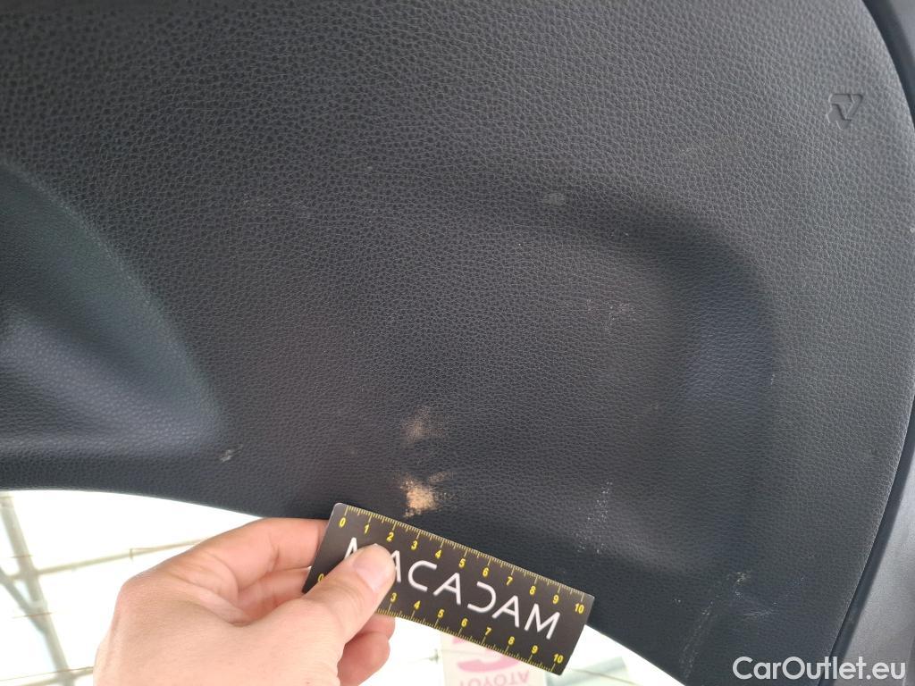  Toyota  Corolla TOYOTA  / 2018 / 5P / Berline Hybride 122h Dynamic Business Stage Acad #35