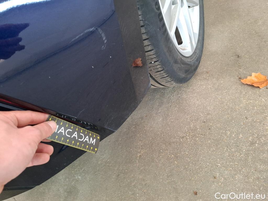  Toyota  Corolla TOYOTA  / 2018 / 5P / Berline Hybride 122h Dynamic Business Stage Acad #9