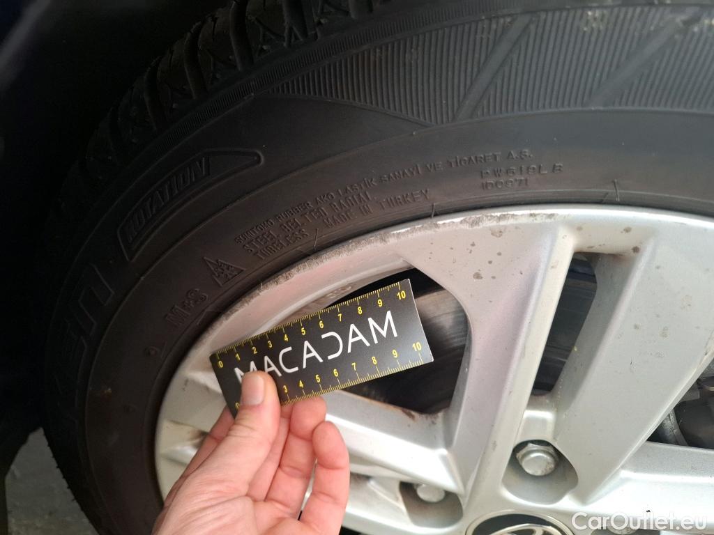  Toyota  Corolla TOYOTA  / 2018 / 5P / Berline Hybride 122h Dynamic Business Stage Acad #26