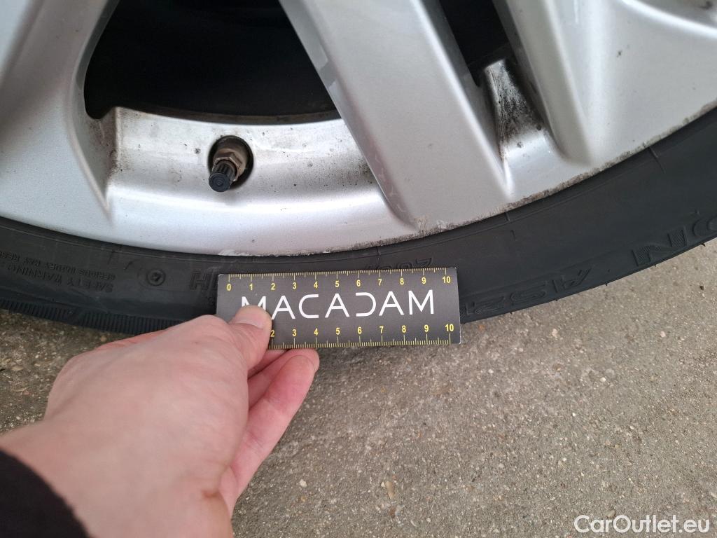  Toyota  Corolla TOYOTA  / 2018 / 5P / Berline Hybride 122h Dynamic Business Stage Acad #29