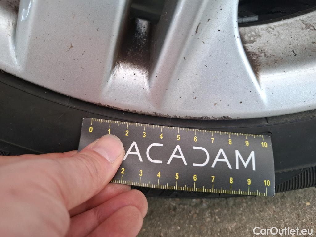  Toyota  Corolla TOYOTA  / 2018 / 5P / Berline Hybride 122h Dynamic Business Stage Acad #21