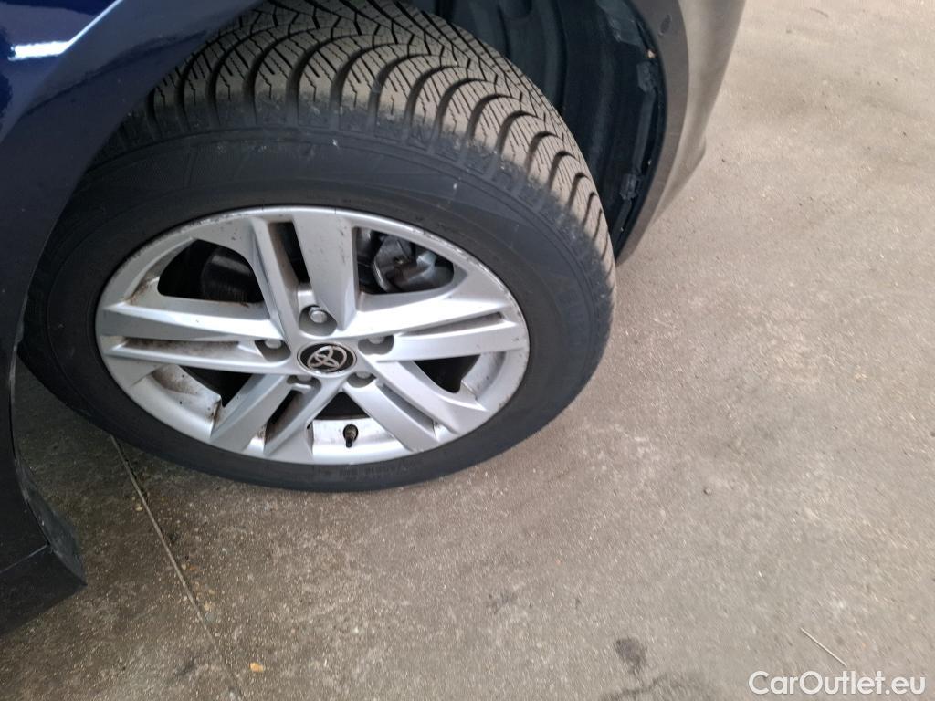  Toyota  Corolla TOYOTA  / 2018 / 5P / Berline Hybride 122h Dynamic Business Stage Acad #24