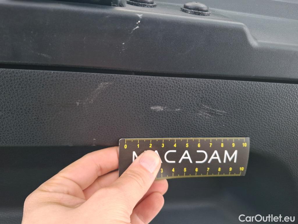  Toyota  Corolla TOYOTA  / 2018 / 5P / Berline Hybride 122h Dynamic Business Stage Acad #34