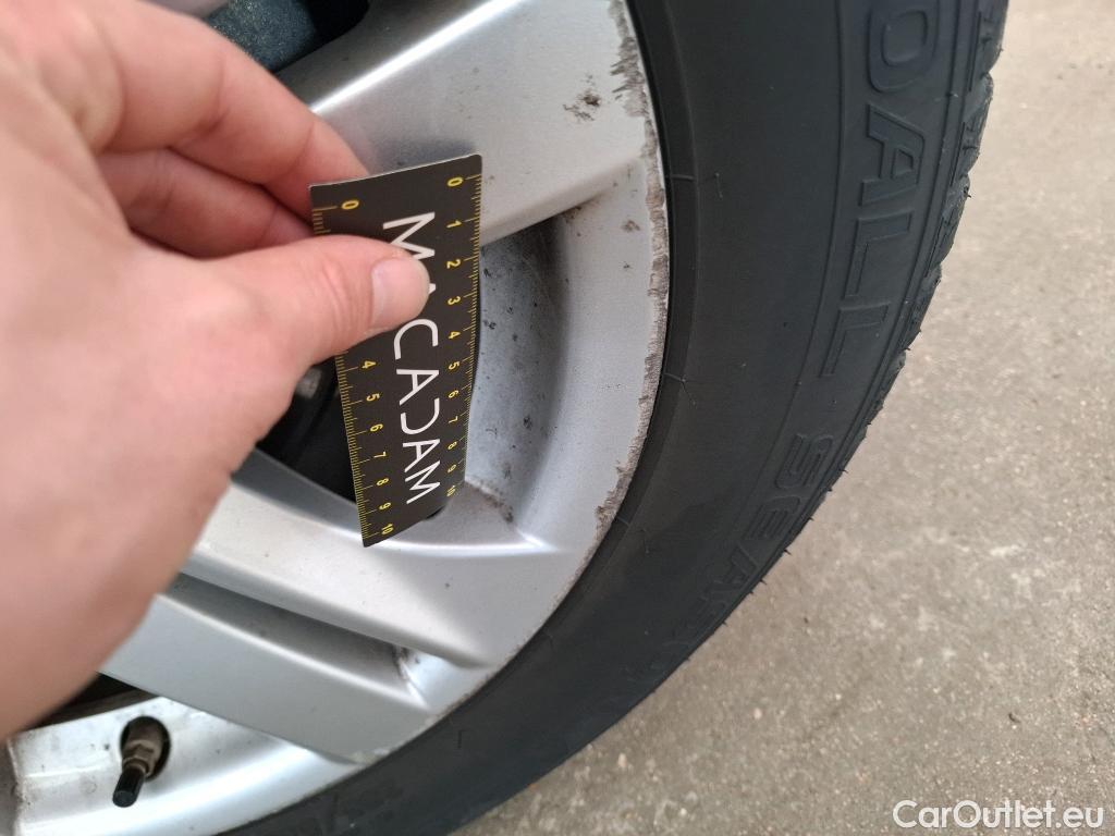  Toyota  Corolla TOYOTA  / 2018 / 5P / Berline Hybride 122h Dynamic Business Stage Acad #28