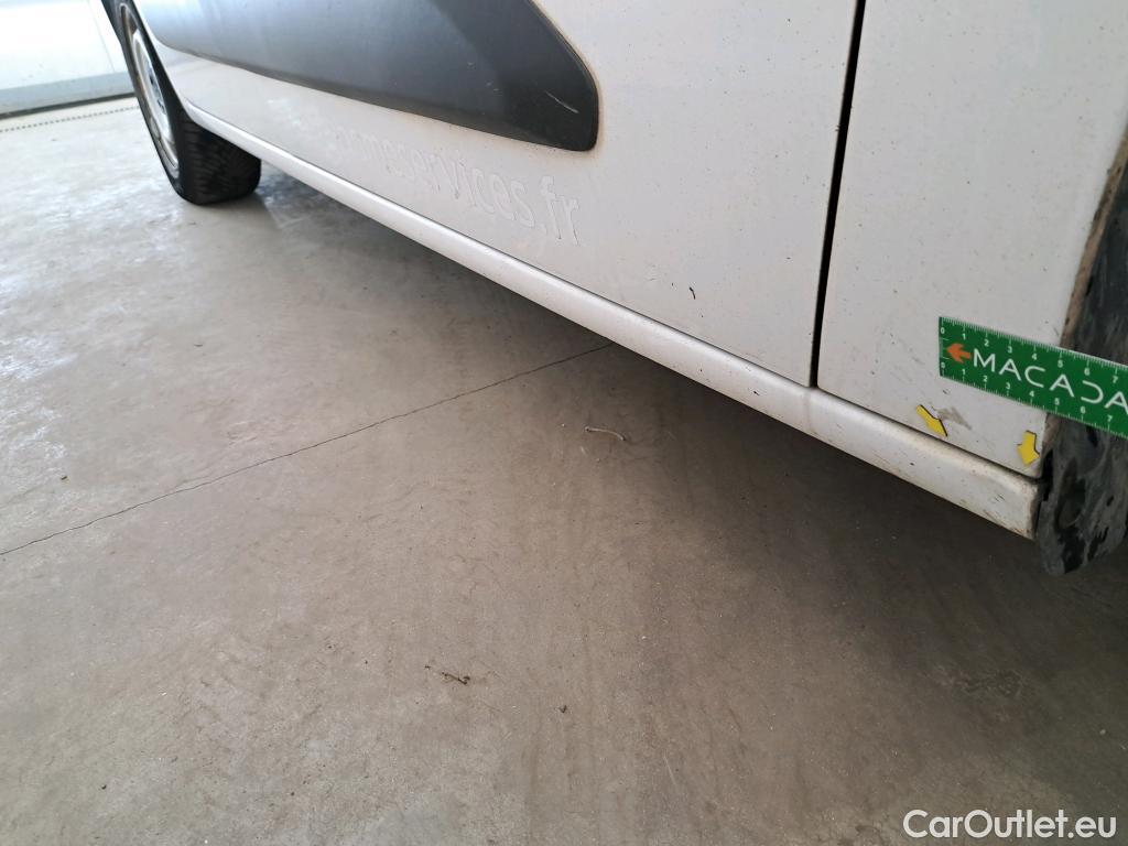  Citroen  Berlingo CITROEN  / 2018 / 4P / Fourgonnette M 650kg BlueHDi 75 S&S BVM Club #14