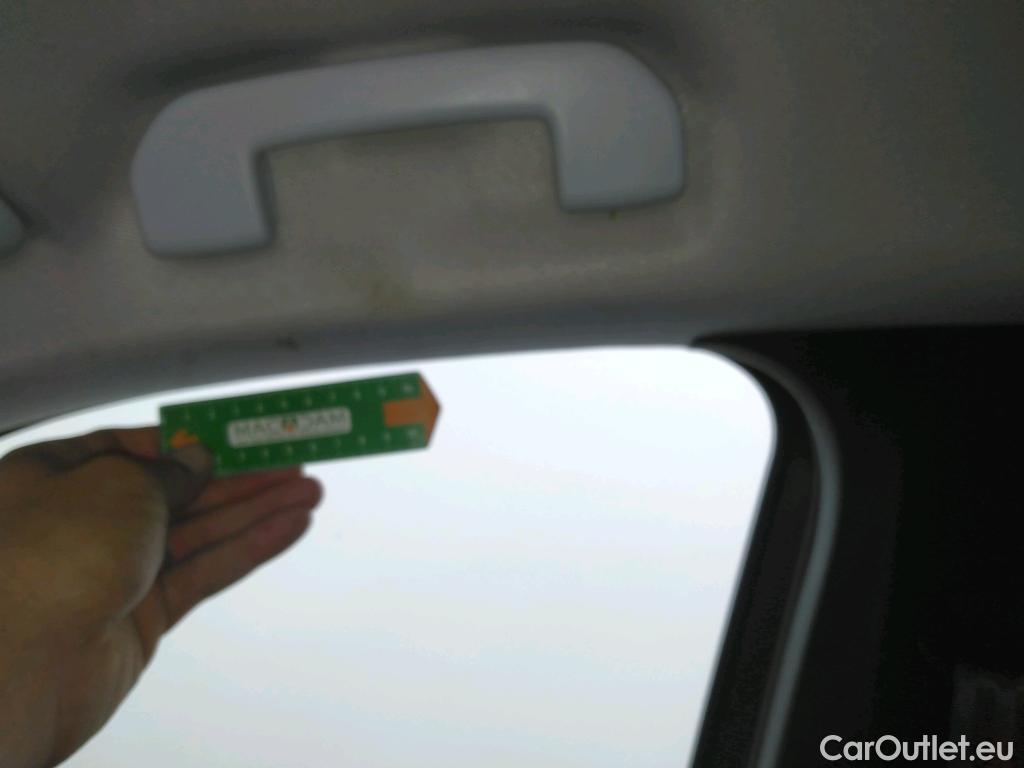  Peugeot  2008  Allure Business 1.2 PureTech 130CV BVA8 E6d #35