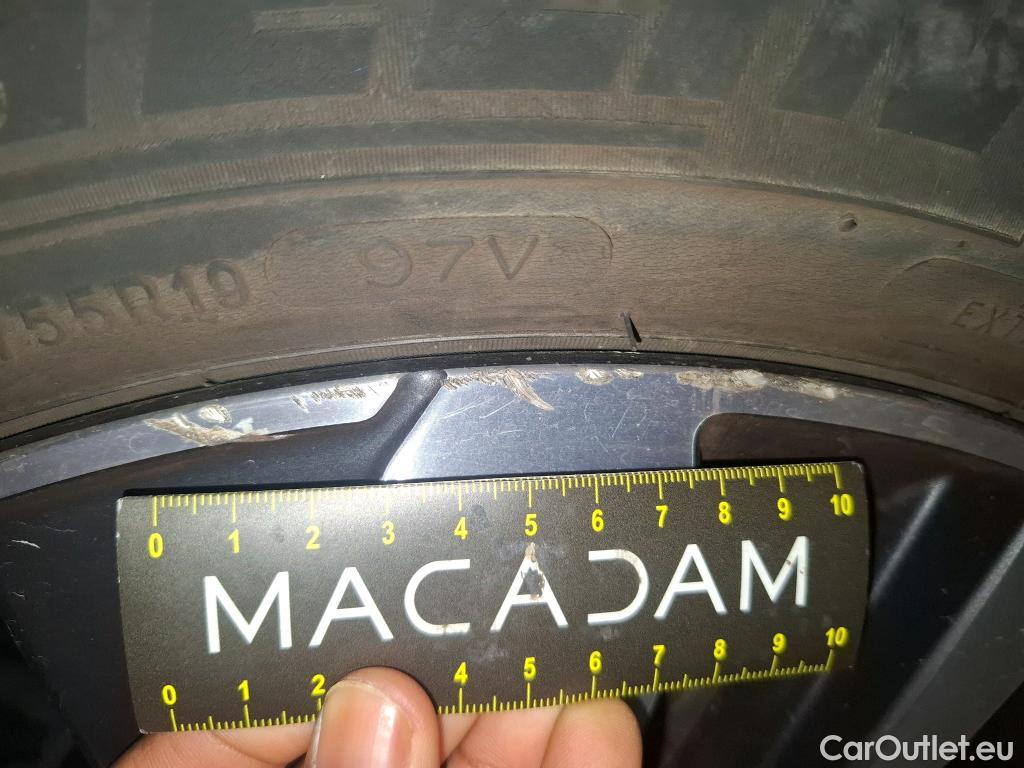  Peugeot  3008 PEUGEOT  / 2016 / 5P / SUV Hybrid4 300 e-EAT8 GT #15