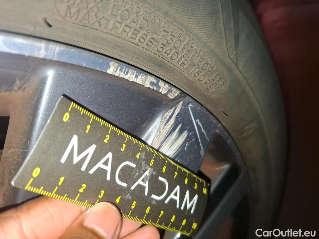  Peugeot  3008 PEUGEOT  / 2016 / 5P / SUV Hybrid4 300 e-EAT8 GT #3