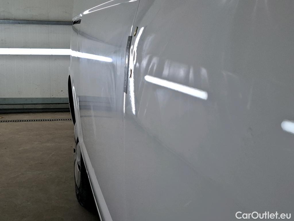  Volkswagen  Transporter VOLKSWAGEN  / 2019 / 4P / Fourgon tôlé 2.0 TDi 150 DSG7 L1H1 Business Plus #50