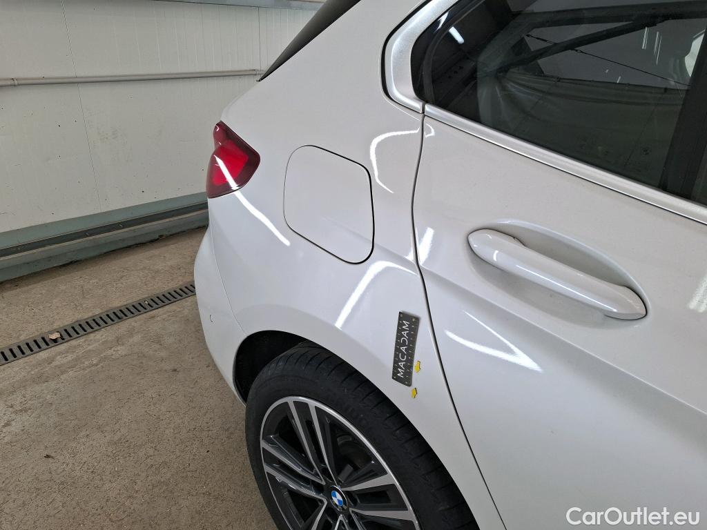  Bmw  Serie 1 BMW Série 1 / 2019 / 5P / Berline 116i DKG7 Business Design #17