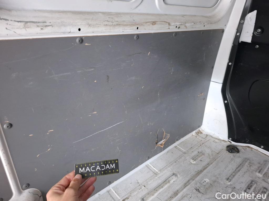  Volkswagen  Transporter VOLKSWAGEN  / 2019 / 4P / Fourgon tôlé 2.0 TDi 150 DSG7 L1H1 Business Plus #27