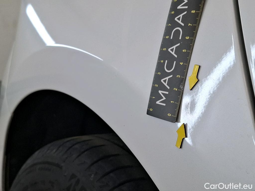  Bmw  Serie 1 BMW Série 1 / 2019 / 5P / Berline 116i DKG7 Business Design #18