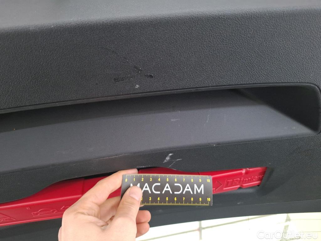  Bmw  Serie 1 BMW Série 1 / 2019 / 5P / Berline 116i Business Design #4