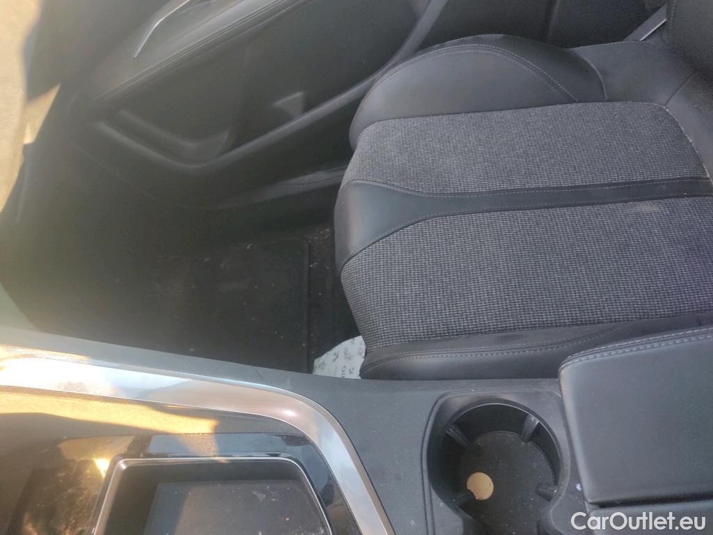  Peugeot  3008 PEUGEOT  / 2016 / 5P / todoterreno 1.5 BlueHDi 96kW (130CV) S&S Allure EAT8 #14