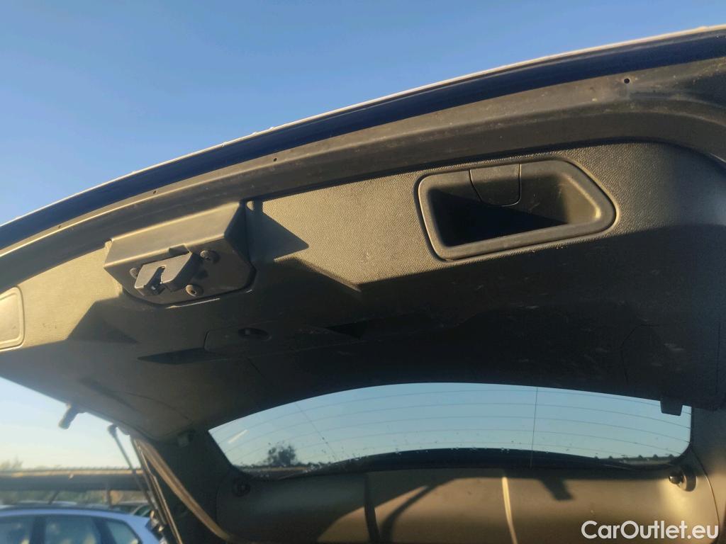  Peugeot  3008 PEUGEOT  / 2016 / 5P / todoterreno 1.5 BlueHDi 96kW (130CV) S&S Allure EAT8 #11