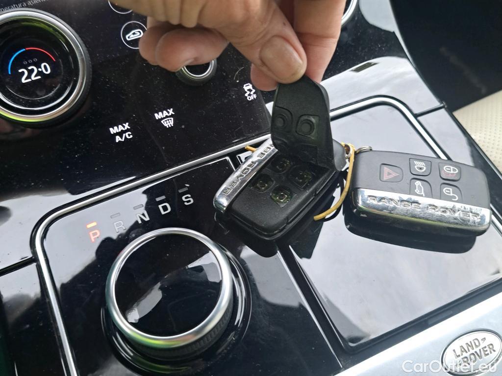  Land Rover  Range Rover LAND ROVER  Velar / 2017 / 5P / todoterreno 2.0 D240 177kW (240CV) S 4WD Auto #1