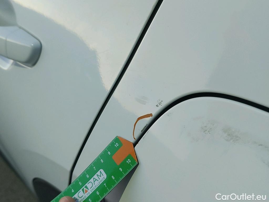  Peugeot  2008 PEUGEOT  / 2019 / 5P / todoterreno Active BlueHDI 81kW (110CV) #15