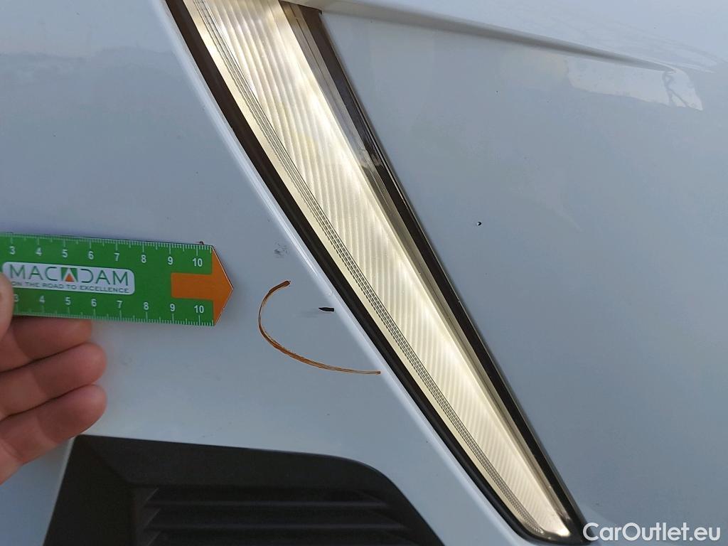  Peugeot  2008 PEUGEOT  / 2019 / 5P / todoterreno Active BlueHDI 81kW (110CV) #23