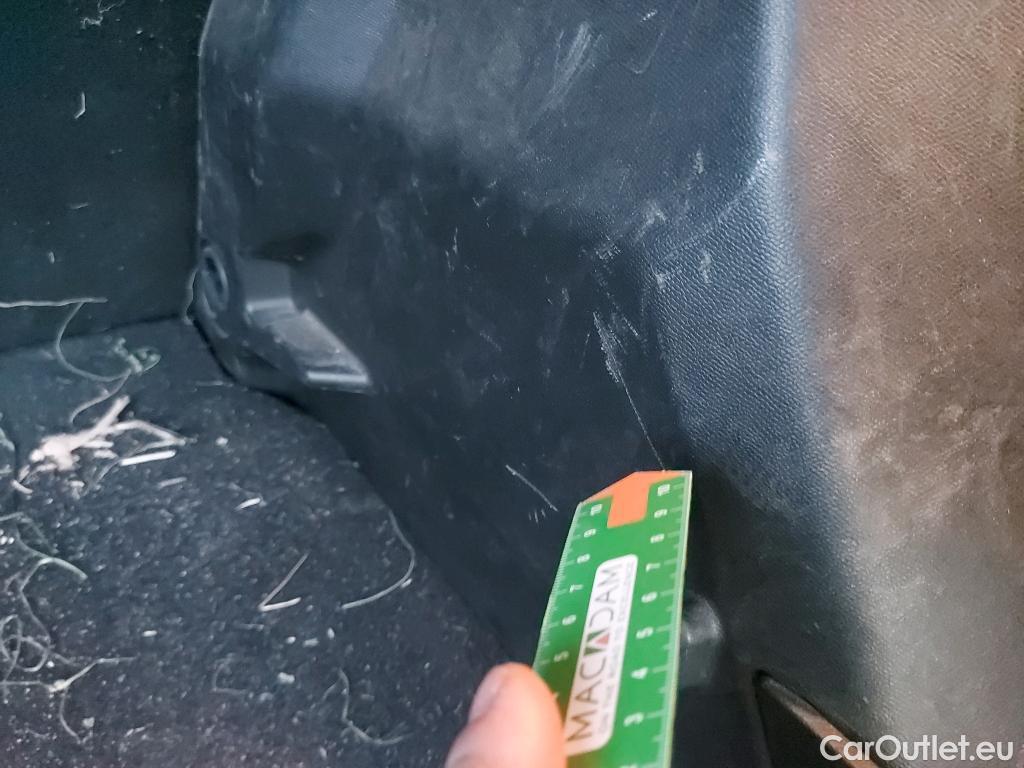  Peugeot  2008 PEUGEOT  / 2019 / 5P / todoterreno Active BlueHDI 81kW (110CV) #12