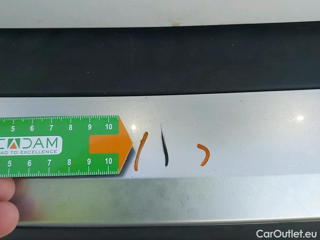  Peugeot  2008 PEUGEOT  / 2019 / 5P / todoterreno Active BlueHDI 81kW (110CV) #28