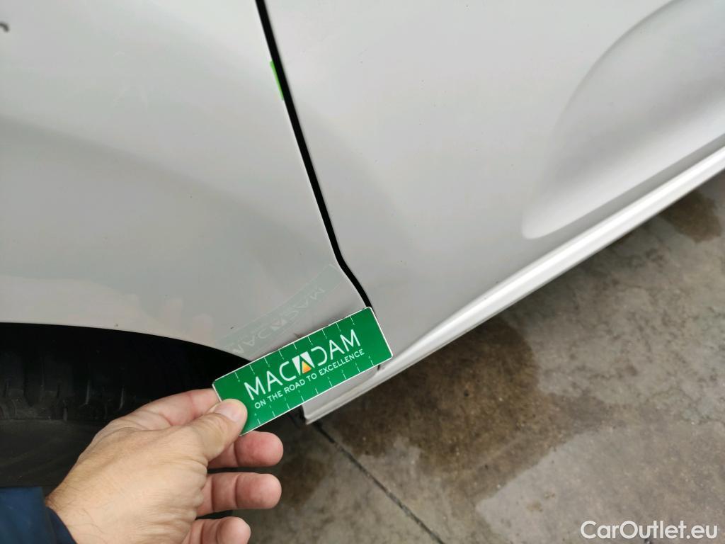  Citroen  C3 CITROEN  / 2016 / 5P / berlina comercial BlueHDi 73KW (100CV) S&S Comercial #18