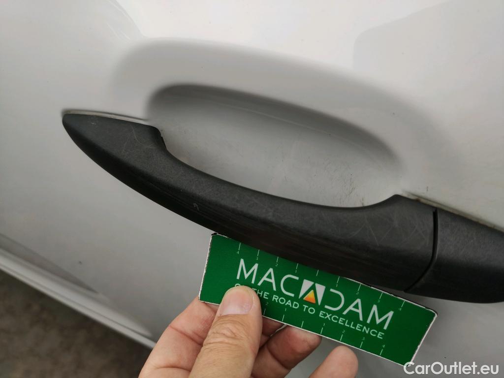  Citroen  C3 CITROEN  / 2016 / 5P / berlina comercial BlueHDi 73KW (100CV) S&S Comercial #46