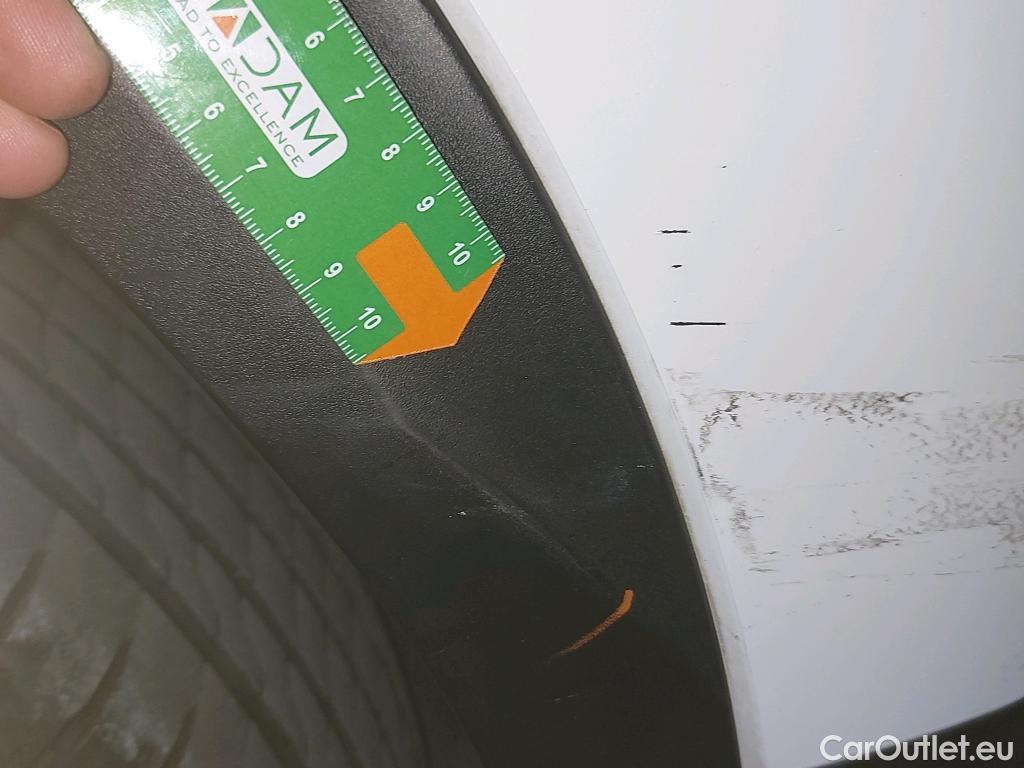  Peugeot  2008 PEUGEOT  / 2019 / 5P / todoterreno Active Pack BlueHDI 81kW (110CV) #14