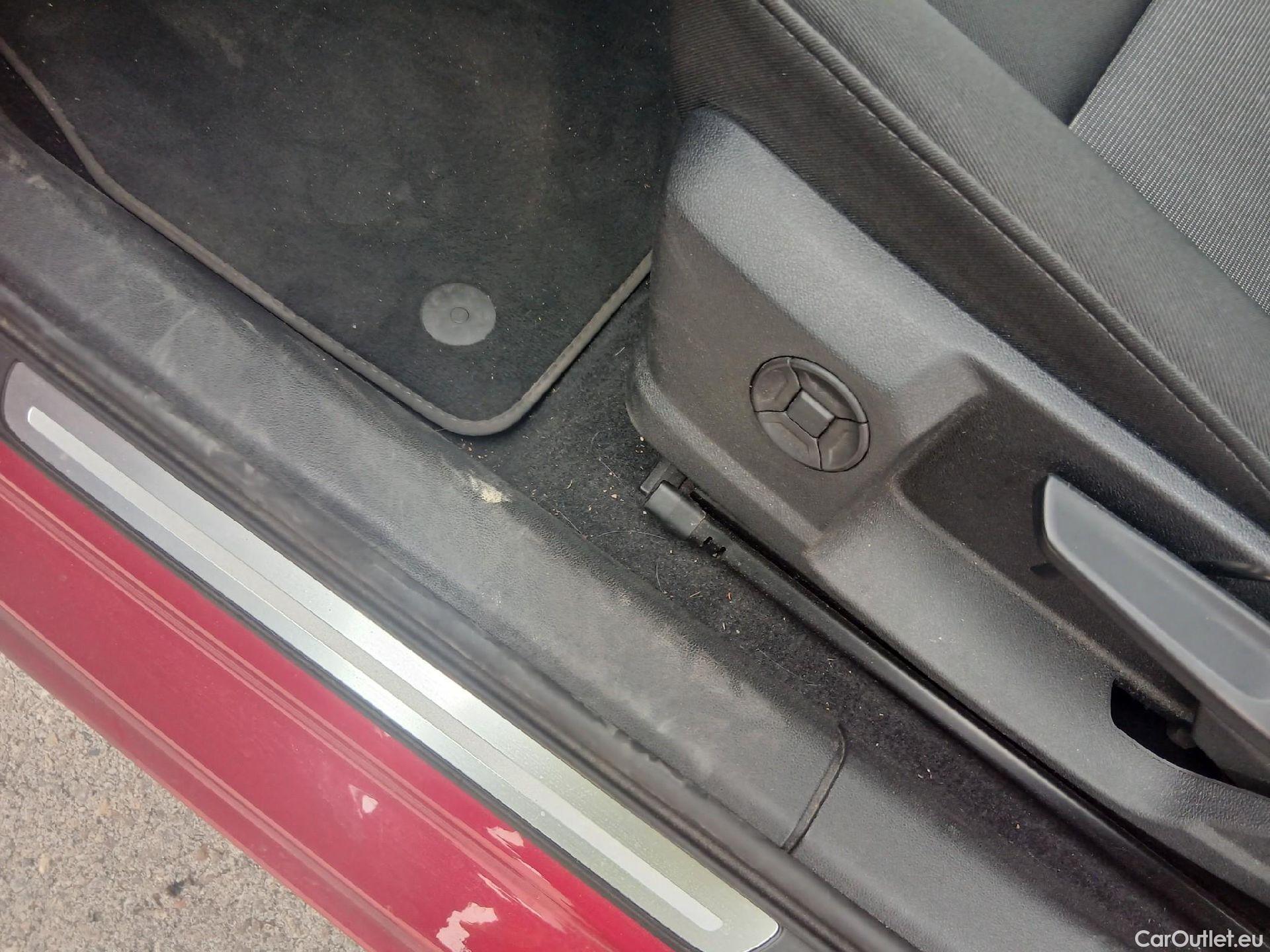  Audi  A3 AUDI  / 2020 / 5P / berlina con portón Sportback Advanced 35 TFSI 110kW (150CV) #3