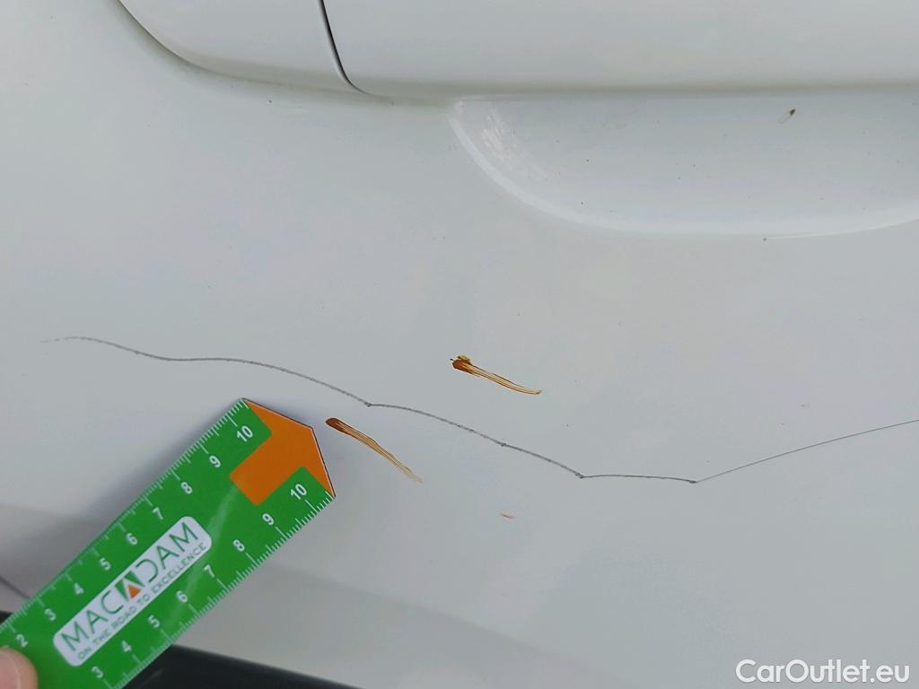  Peugeot  2008 PEUGEOT  / 2019 / 5P / todoterreno Active BlueHDI 81kW (110CV) #10