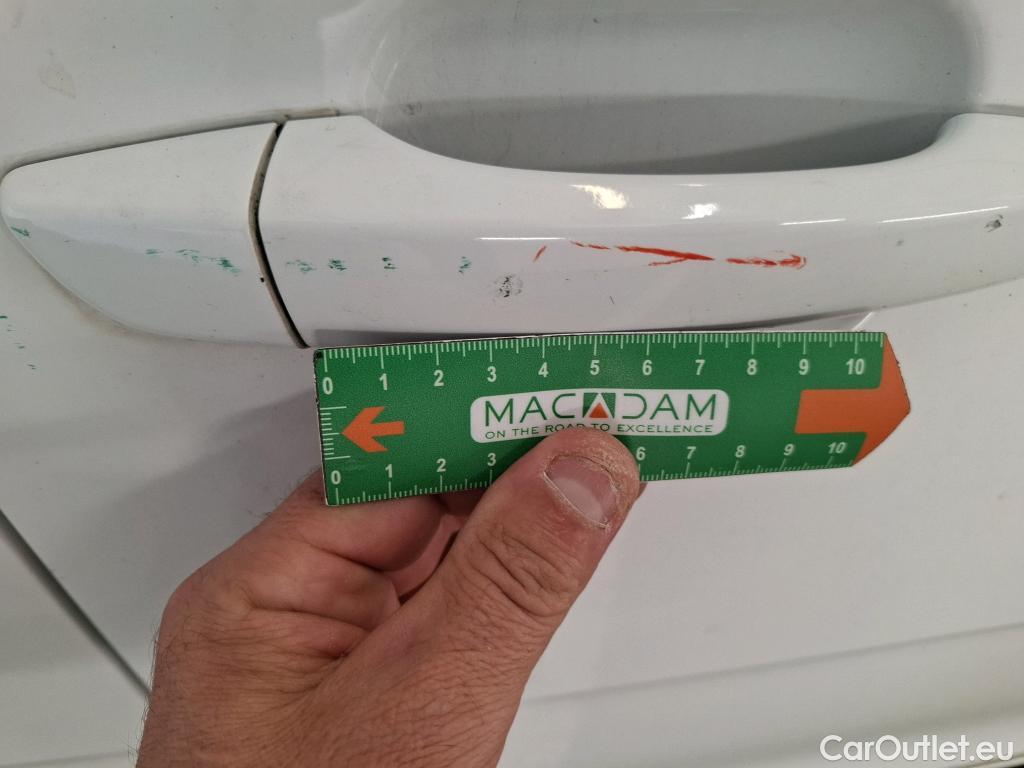  Citroen  C3 CITROEN  / 2016 / 5P / Berline PureTech 110 S&S BVM Feel #18