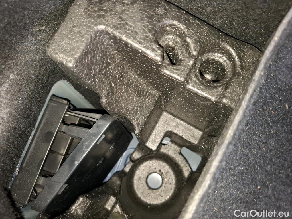  Bmw  X2 BMW  / 2017 / 5P / SUV sDrive20d Lounge BVA8 #12