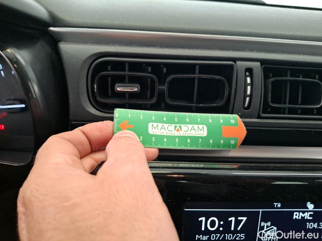  Citroen  C3 CITROEN  / 2016 / 5P / Berline PureTech 110 S&S BVM Feel #2