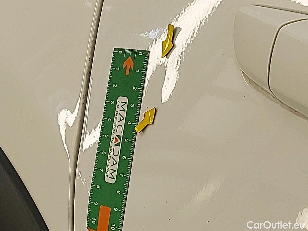  Citroen  C3 CITROEN  Société / 2020 / 5P / Berline / VU BlueHDi 100 SandS BVM6 Feel Nav #4