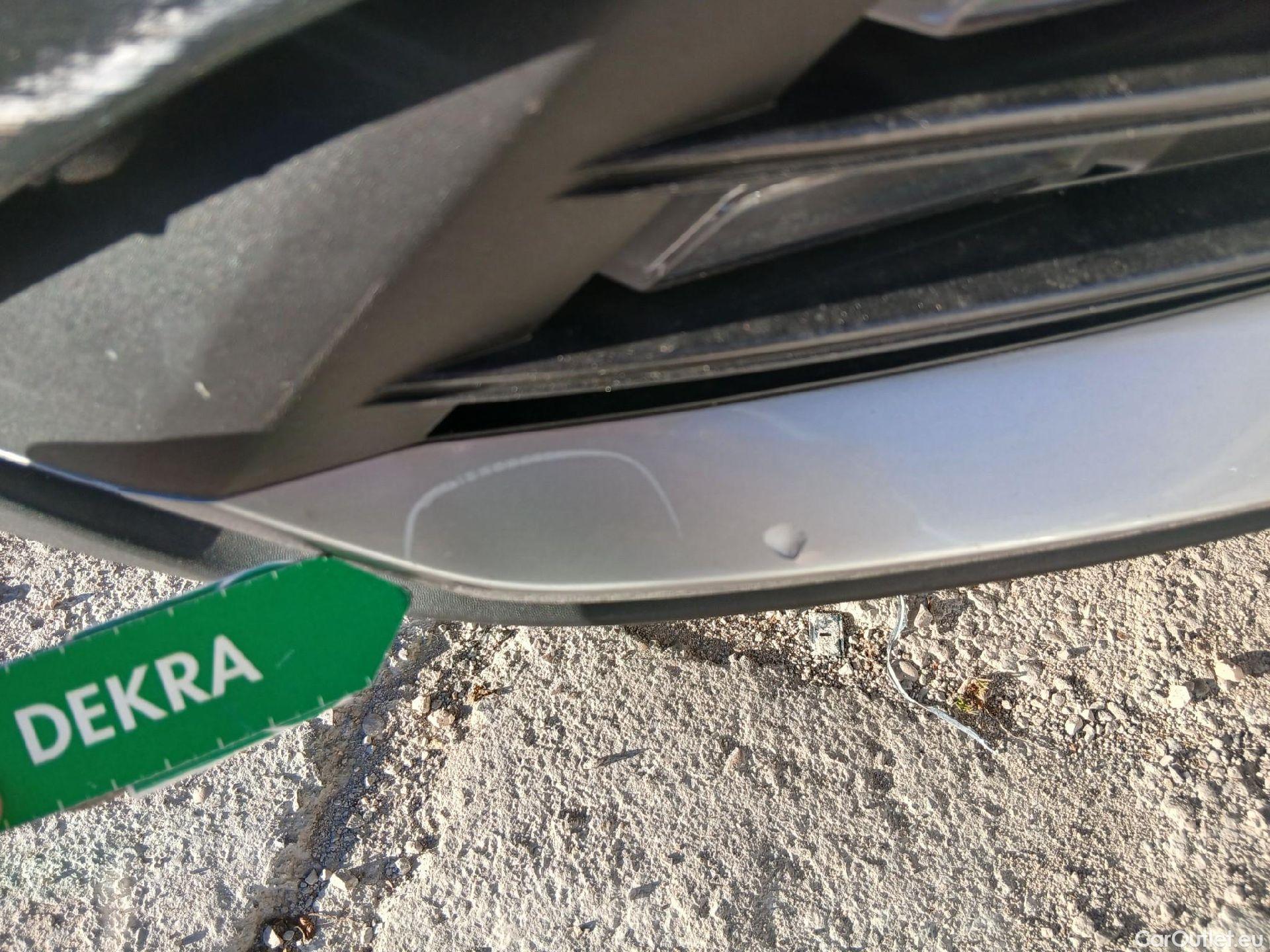  KIA  Sportage KIA  / 2022 / 5P / todoterreno 1.6 T-GDi 118kW (160CV) Drive 17