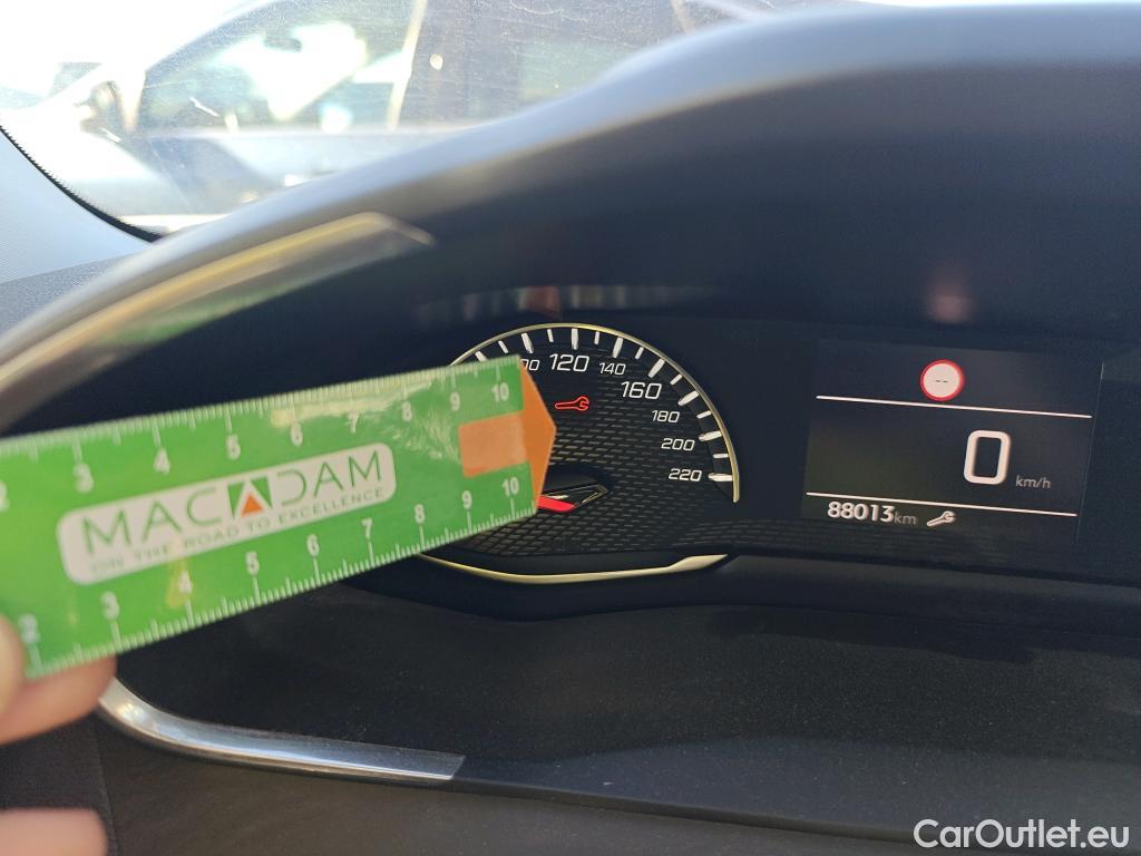  Peugeot  2008  Allure Pack 1.5 HDi 110CV MT6 E6d #45