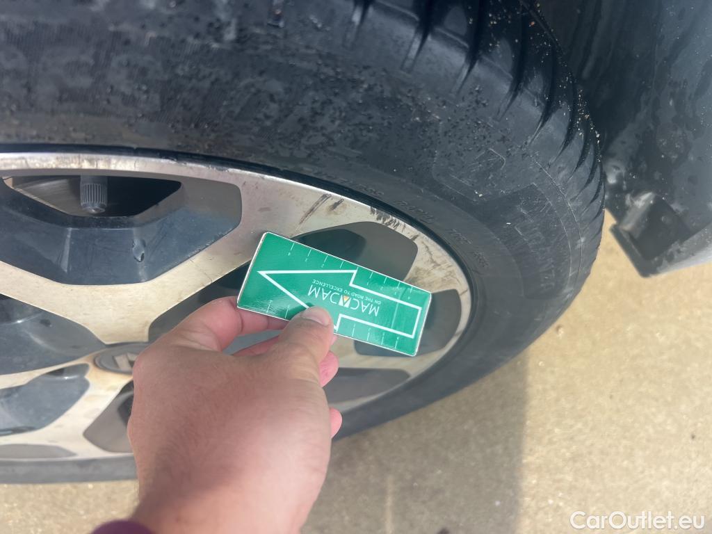  Renault  Captur RENAULT  / 2017 / 5P / crossover Zen TCe 66kW (90CV) -18 (CX) #4